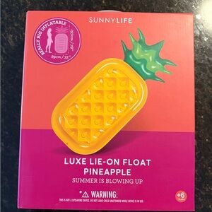 Sunnylife Pineapple Float with Yellow and Green Design